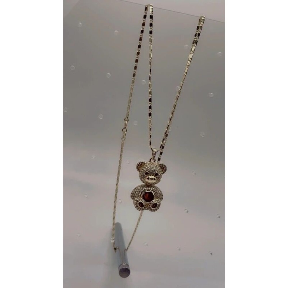 Hermosa cadena con dije de oso